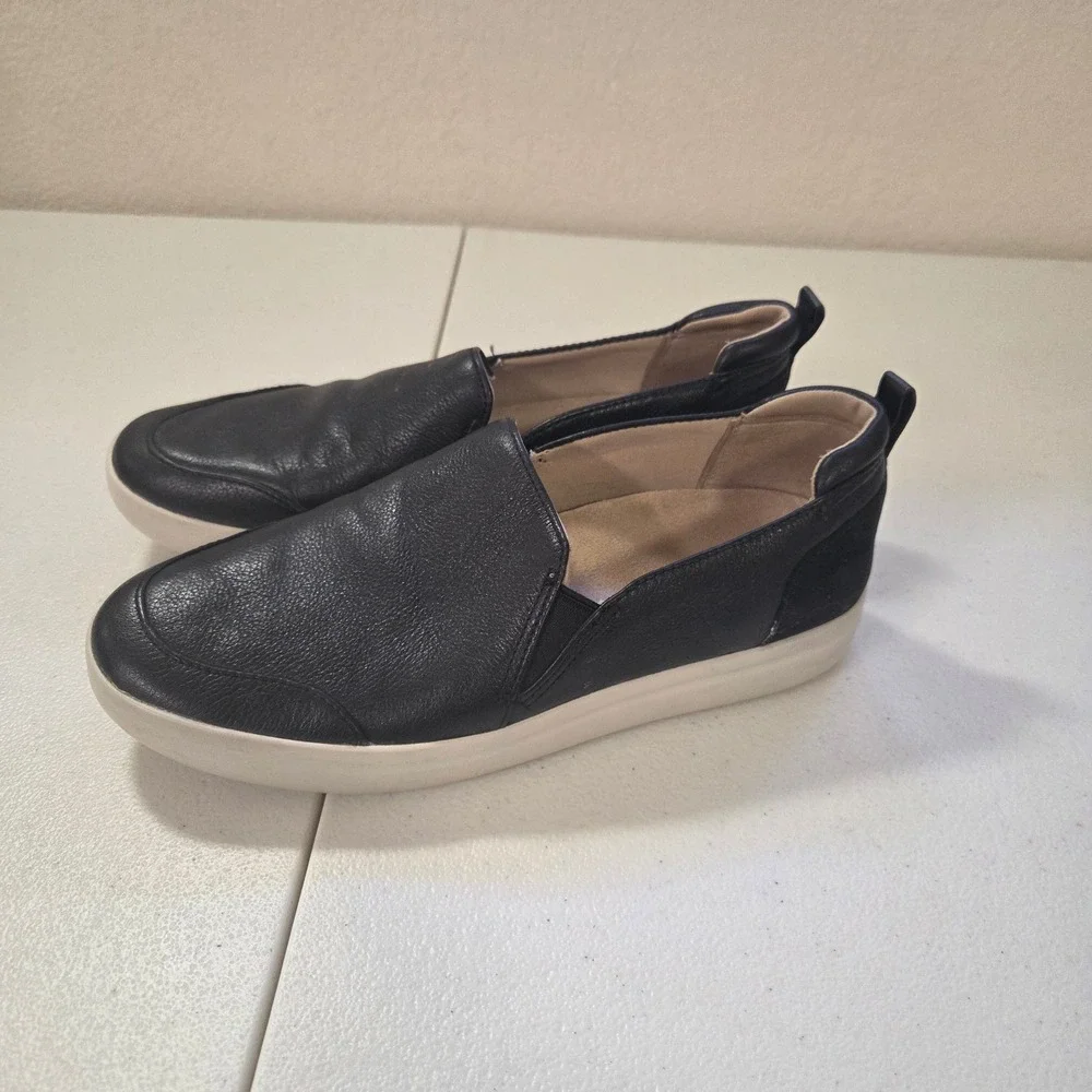 Vionic Black Leather Slip On‎ Sneakers Womens Size 6.5 Casual Comfort